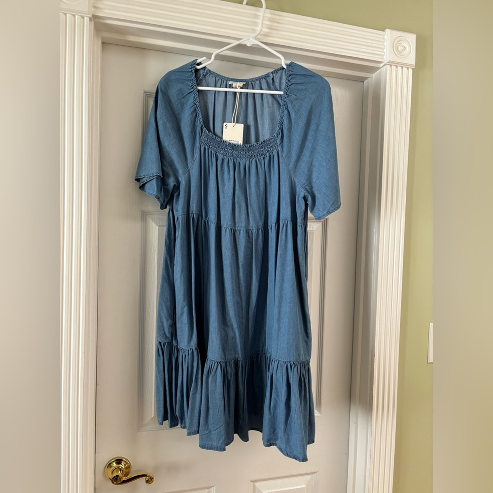 Denim style dress with pockets